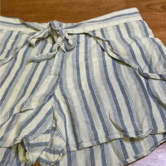 Patagonia Striped Tie Front Hemp Blend Shorts | Size Small - Picture 2 of 10